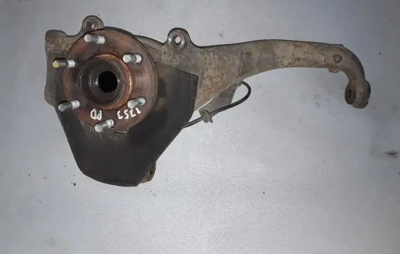 Nissan Navara Front wheel hub 40014EB000