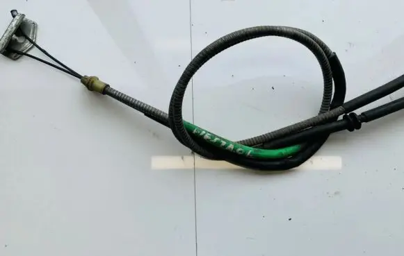Handbrake/parking brake wiring cable
