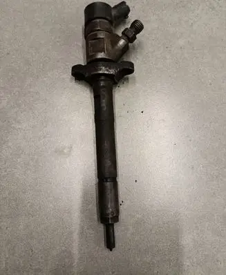 Fuel injector