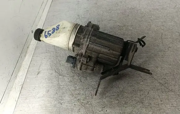 Opel Astra H Power steering pump 
