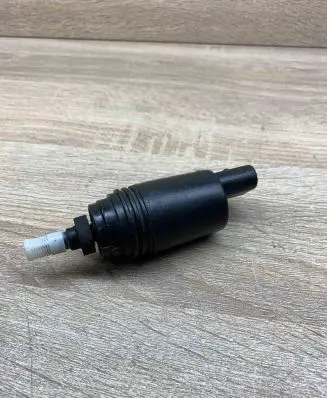 BMW 3 E90 E91 Headlight washer pump 8377612