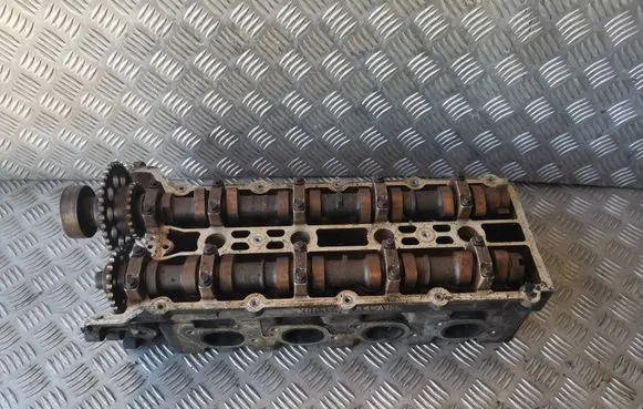 Jaguar XJ X308 Engine head XR836C064AE NNE2503AB NNE2505AB