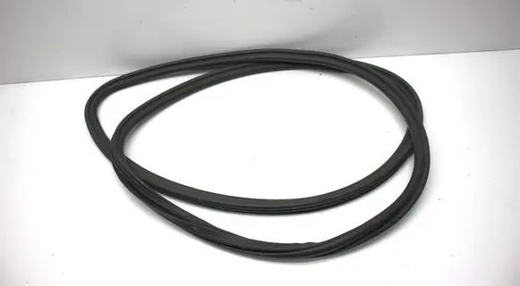 Porsche Macan (95B) Rubber seal front coupe door 95B831721F