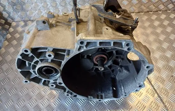 Volkswagen PASSAT B6 Manual 6 speed gearbox KXU