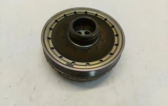 BMW 1 F40 Crankshaft pulley 8671950