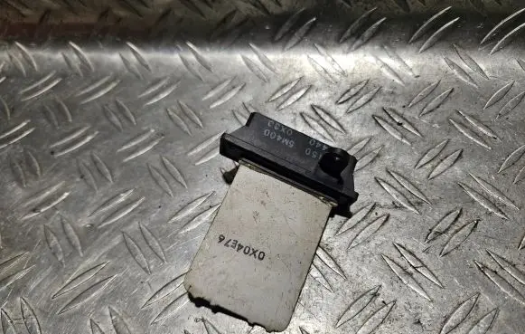 Nissan Almera Heater blower motor/fan resistor 271505M400 2K4400X30