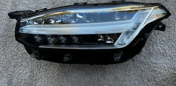 Volvo XC90 Headlight/headlamp 31468918 89910753