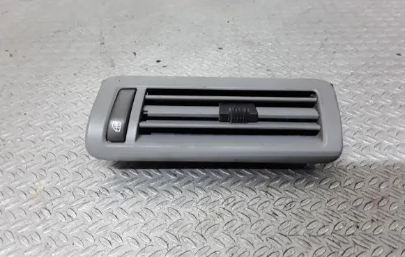 Rear air vent grill