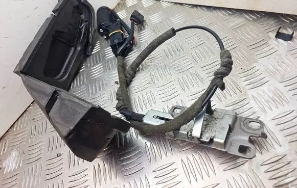 Audi A8 S8 D3 4E Tailgate/trunk/boot lock/catch/latch 4E0827383C