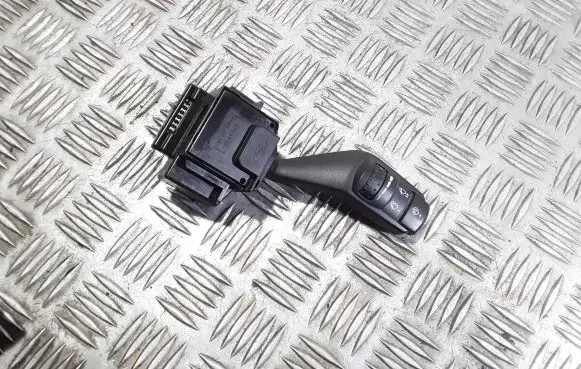 Ford Focus Wiper control stalk 17D346A