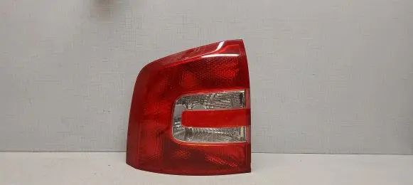 Skoda Octavia Mk2 (1Z) Rear/tail lights 275901