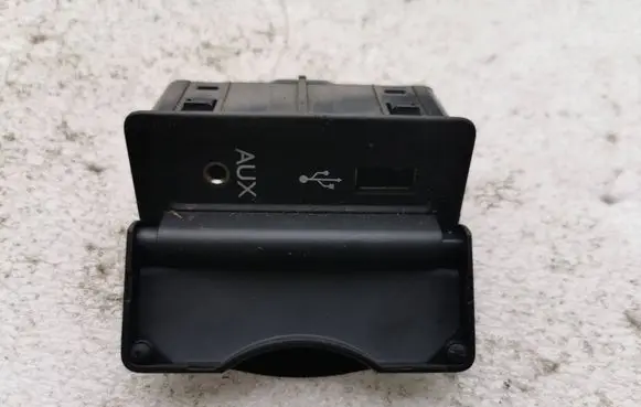 Renault Laguna III USB socket connector 280230002R 144556 SVD0GRU
