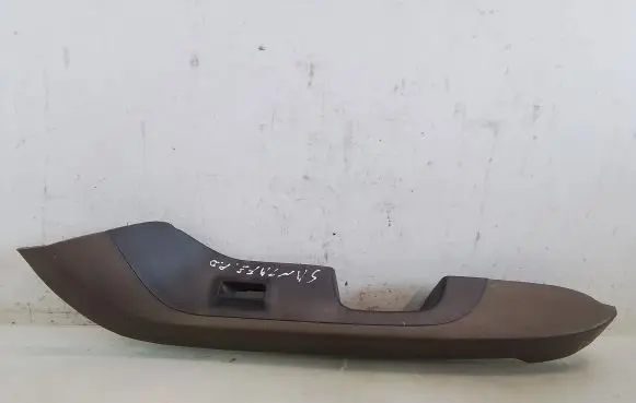 Hyundai Santa Fe Front door interior handle trim 