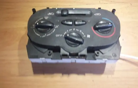 Peugeot 206 Climate control unit 1068901