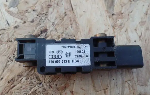 Audi A6 S6 C5 4B Airbag deployment crash/impact sensor 4B0959643E 190803
