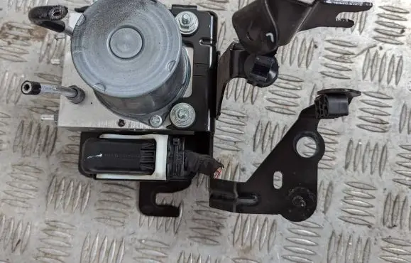 Renault Captur II ABS Pump 476609038R