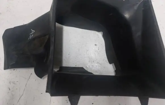 Audi A8 S8 D2 4D Intercooler air guide/duct channel 4D0121333L