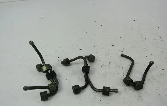 Peugeot 206 CC Fuel injector supply line/pipe 