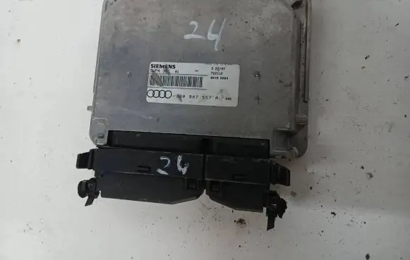 Audi A4 S4 B5 8D Engine control unit/module 3B0907557A 722112 5WP435101
