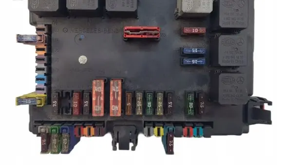 Mercedes-Benz S W221 Fuse box set A2215408301