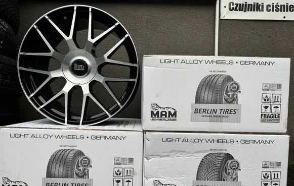R19 alloy rim