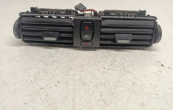 BMW 3 F30 F35 F31 Dash center air vent grill 9218552