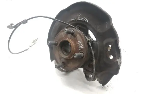 Toyota Yaris Front wheel hub