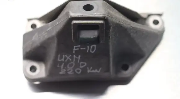 BMW 5 F10 F11 Engine mounting bracket 6777628
