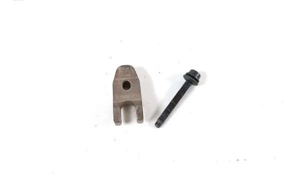 Volvo V60 Fuel Injector clamp holder 31303614