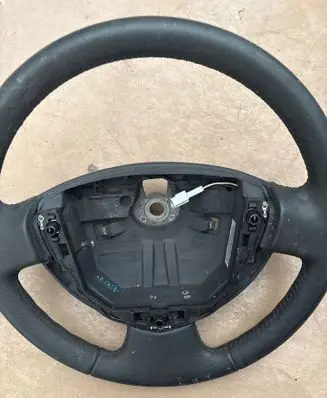 Renault Clio III Steering wheel 8200058851 8200057666