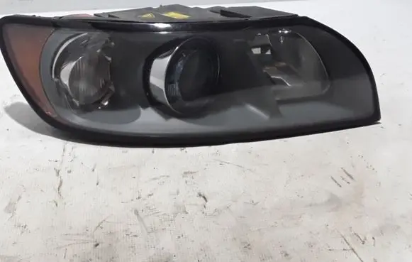 Volvo V50 Headlight/headlamp 30698890