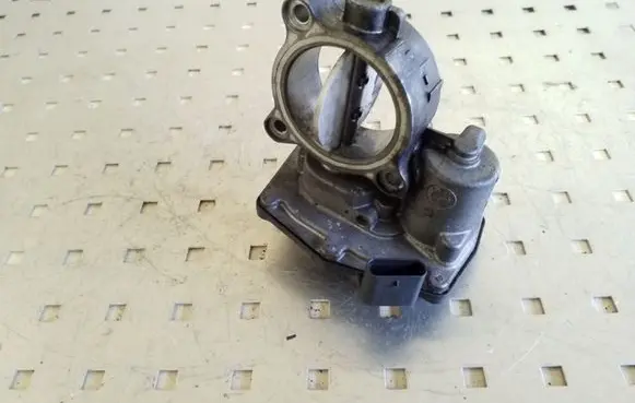 BMW 5 F10 F11 Throttle valve 1354781075202