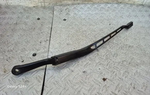 Mercedes-Benz GLK (X204) Front wiper blade arm A2048201744