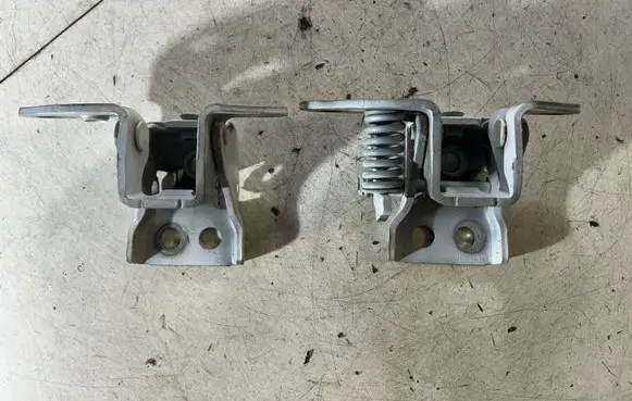 Dodge Challenger Front door hinges set 68024106AF 68026642AC