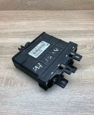 Volkswagen Golf III Gearbox control unit/module 01M927733BN 5DG00753119