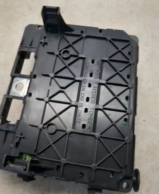 Peugeot 206 Fuse module T118470002 9643498980