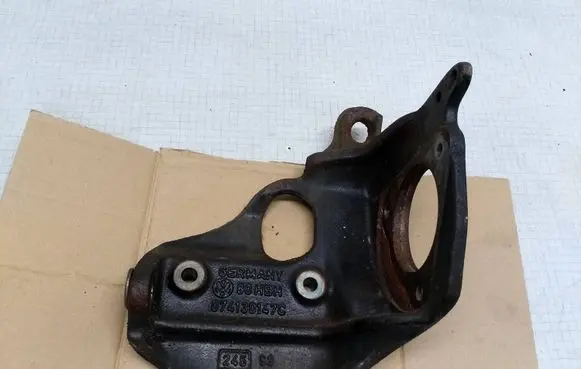 Volkswagen Transporter - Caravelle T4 Fuel pump bracket 074130147C 80HBH