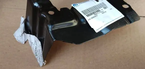 Peugeot Expert Fender mounting bracket 9808982880 0093135