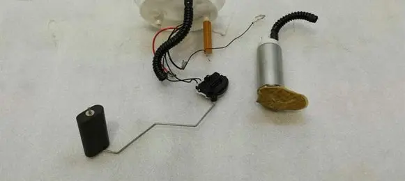 Mini Cooper Countryman R60 In-tank fuel pump 9810569