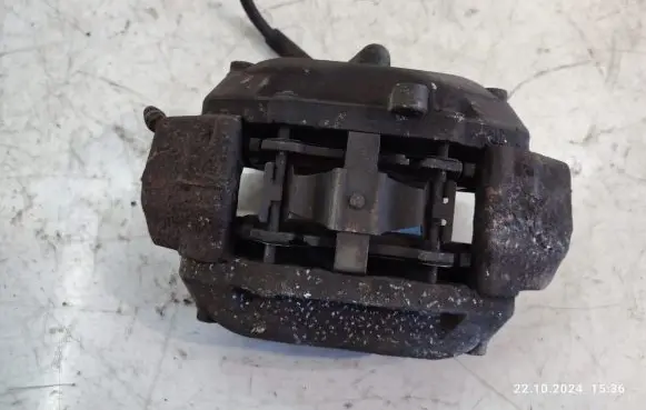 Mercedes-Benz CLS C219 Front brake caliper