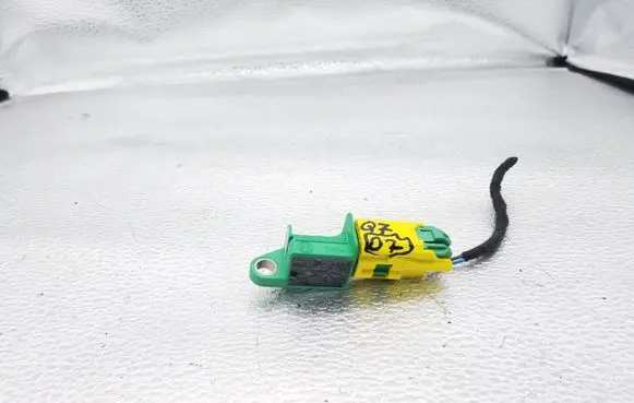 Audi Q7 4L Airbag deployment crash/impact sensor 1K0909606C 5WK43544