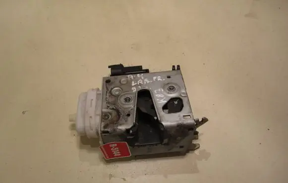 Audi A4 S4 B5 8D Front door lock 8D1837016F