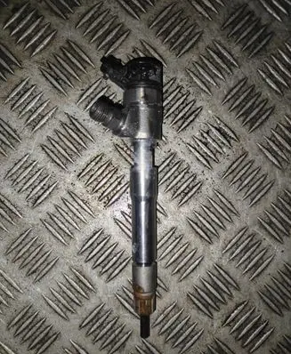 Renault Trafic III (X82) Fuel injector 0445110939