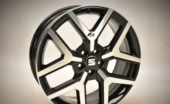 Seat Arona R18 alloy rim 6F9601025B