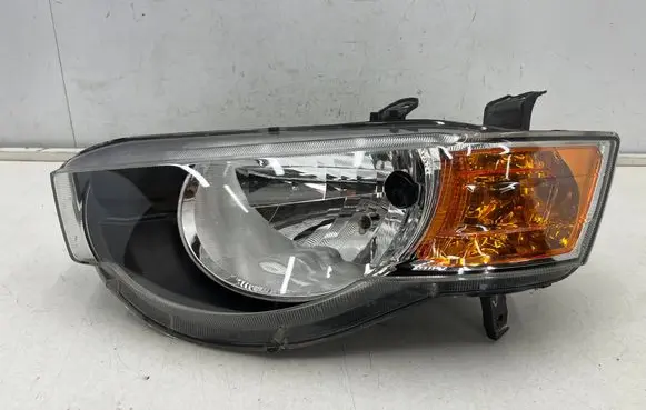 Mitsubishi Colt Headlight/headlamp 8301b179