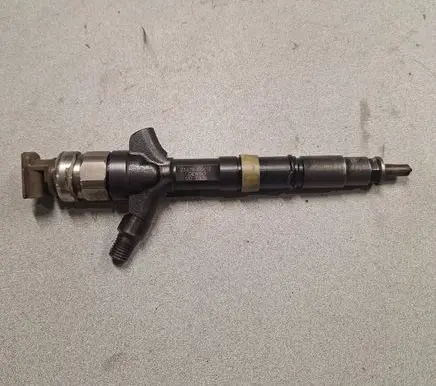 Toyota Avensis T250 Fuel injector 236700G010 12D12430