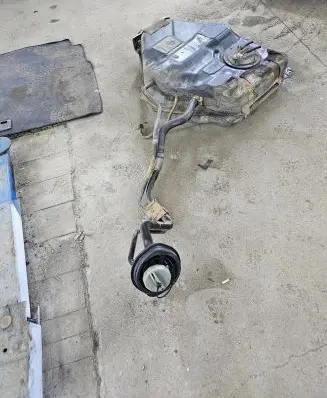 Mazda 5 Fuel tank 