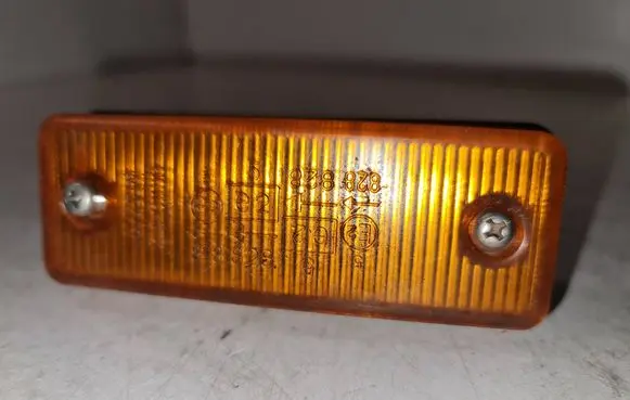Front fender indicator light