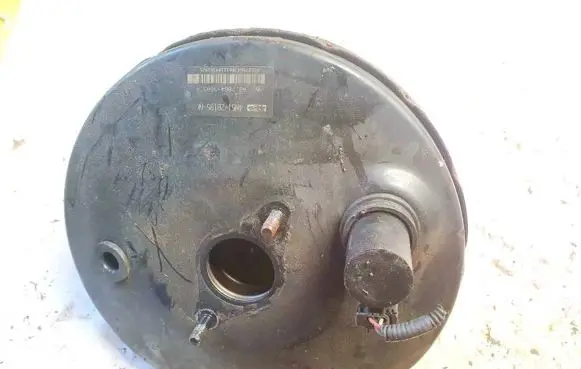 Volvo V50 Brake booster 4n512b195ak 4n51-2b195-ak