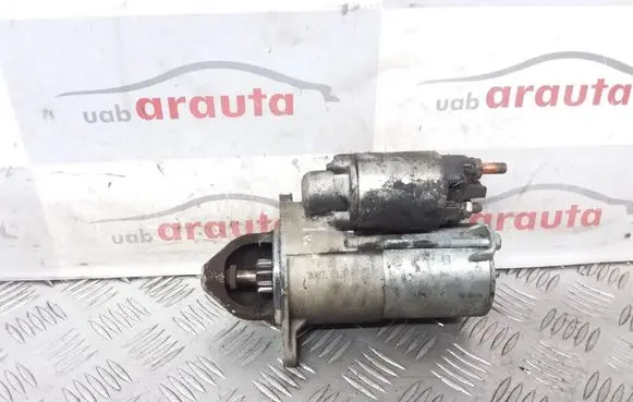 Opel Zafira B Starter motor 55556092